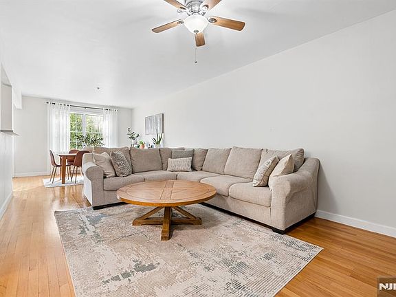 3rd image of 323 Willow Street #2i