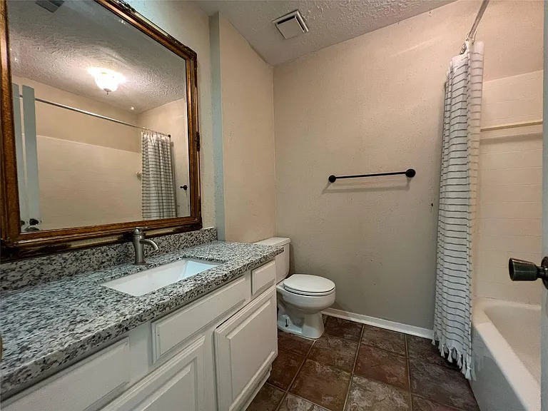 2134 Collingsfield Dr — Photo 14