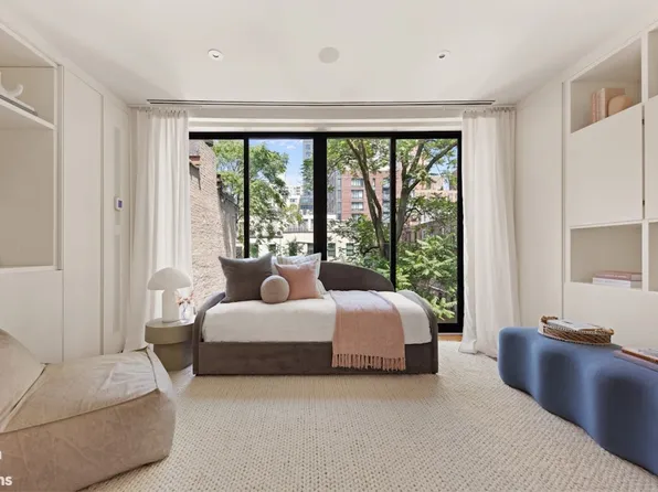 251 East 61st Street image 23 of 35