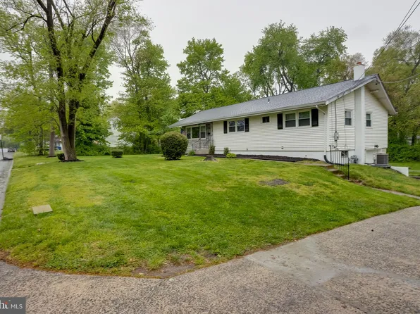 411 Glen Ave, Moorestown, NJ 08057