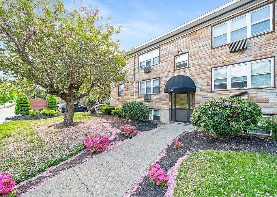 1st image of 433 W Elm St APT 2