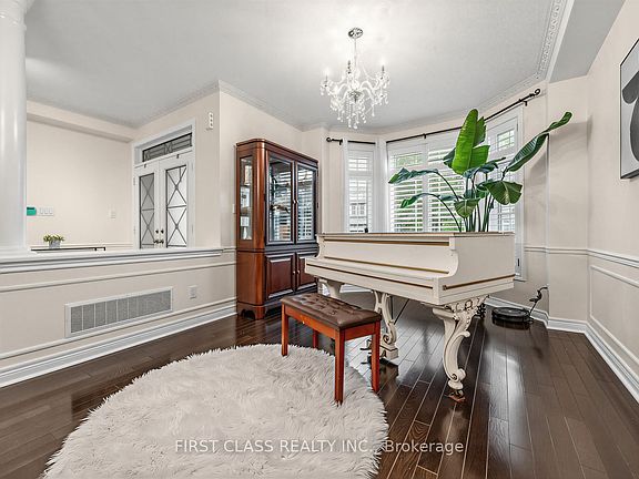 5th image of 51 Gillings St