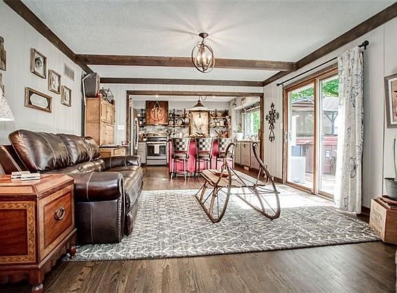 5th image of 9125 Grandview Dr
