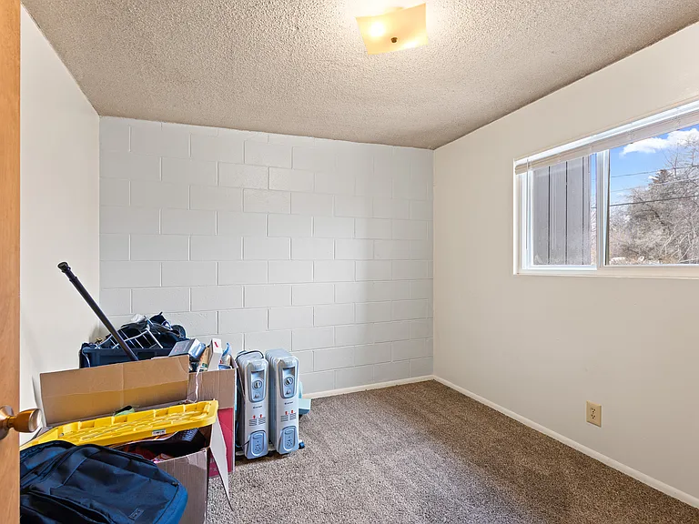 595 S Fisher Ave #1-8 — Photo 22