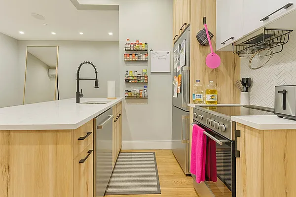 Rented by Doorway NYC, LLC | media 21