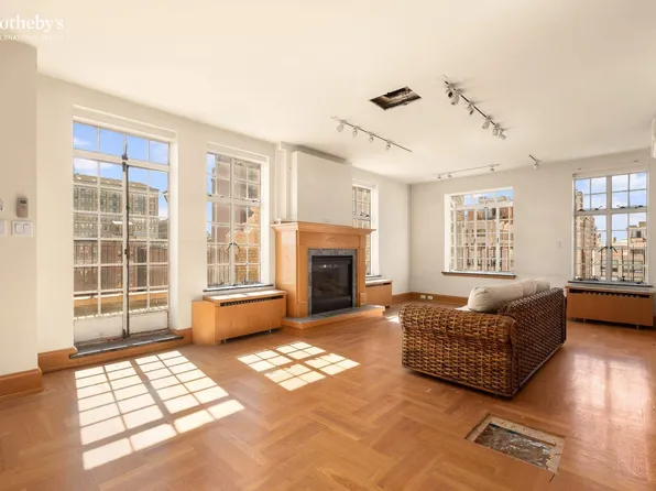 60 Gramercy Park North image 2 of 20