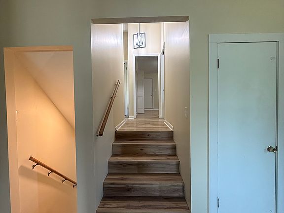 5th image of 3514 Joan St