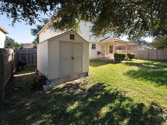 2nd image of 2801 Winslow Dr