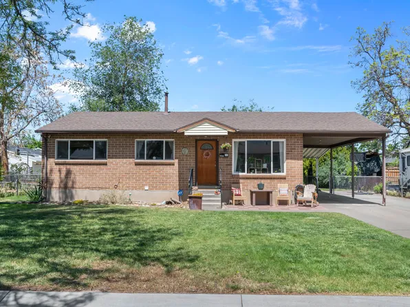 9902 S Poppy Ln, Sandy, UT 84094