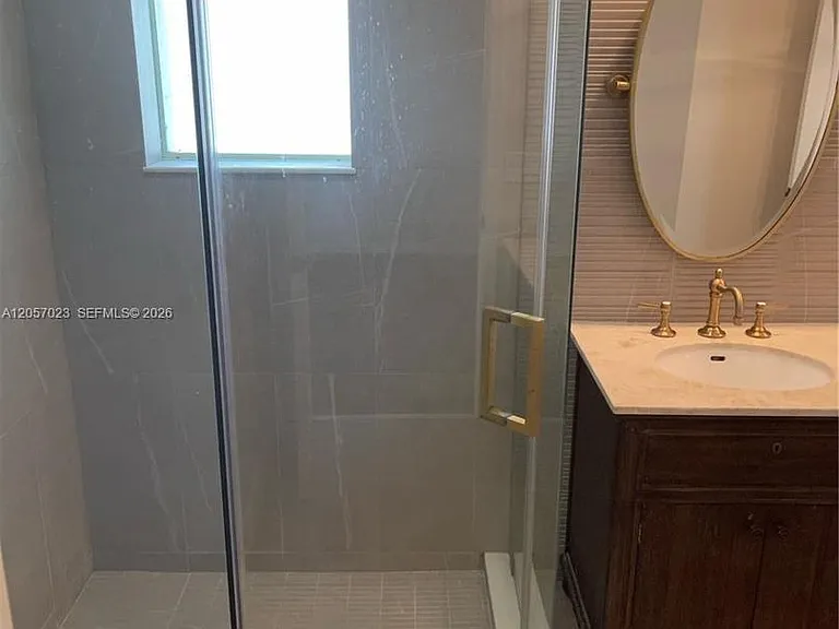 2847 S Evergreen Cir — Photo 2