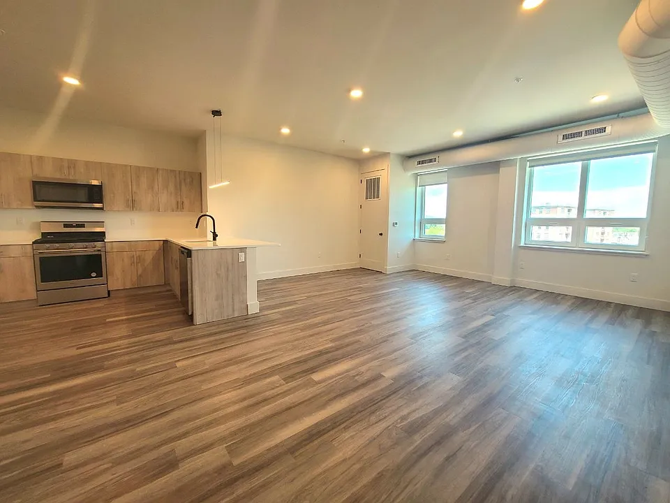 50 Washington St #4C