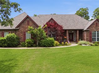 15954 Cherokee Blvd, Skiatook, OK 74070