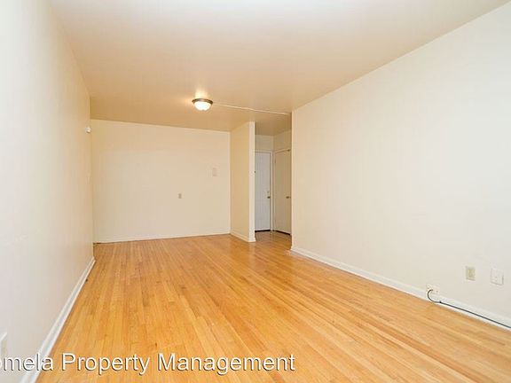 5th image of 3118 W Wells St APT 210