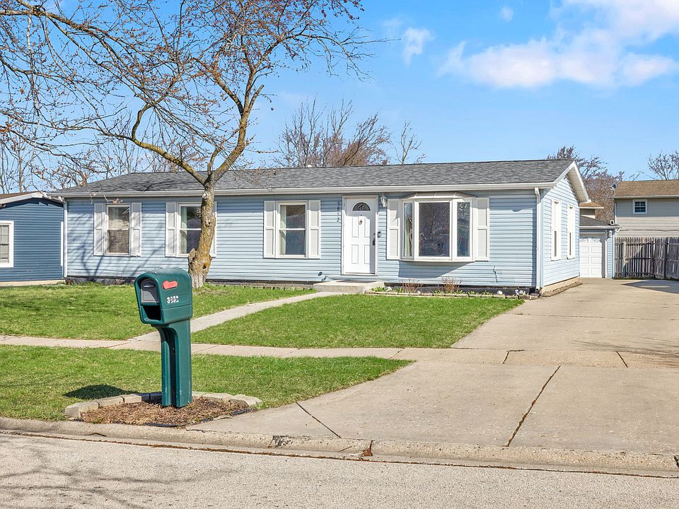 1st image of 3852 Cambridge Dr