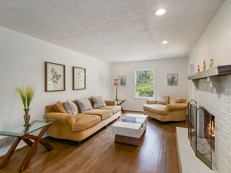 3345 Sharon Cir — Photo 14