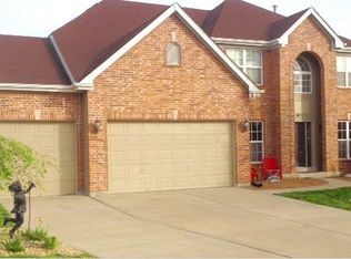 6792 Eagles View Dr, Pacific, MO 63069