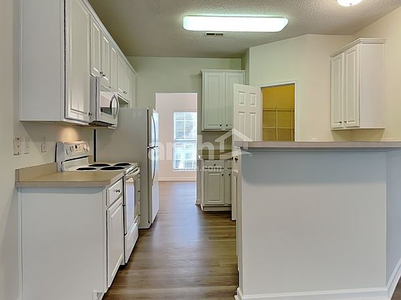 3rd image of 4056 Catawba Creek Dr