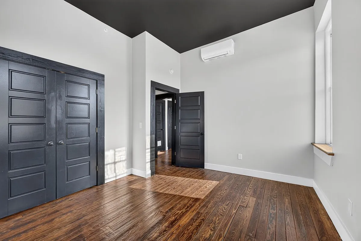 2 bed, $1,200 — Photo 4