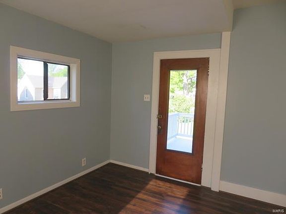 2nd image of 520 W Fairground Ave