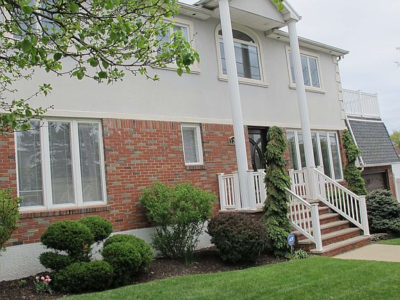 3rd image of 329 Jefferson Blvd