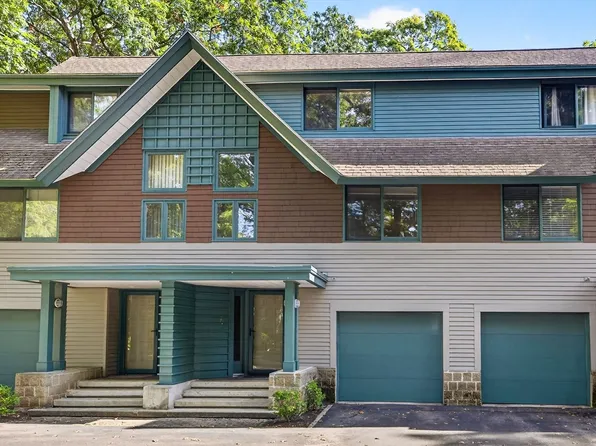 1175 Chestnut St APT 27, Newton, MA 02464