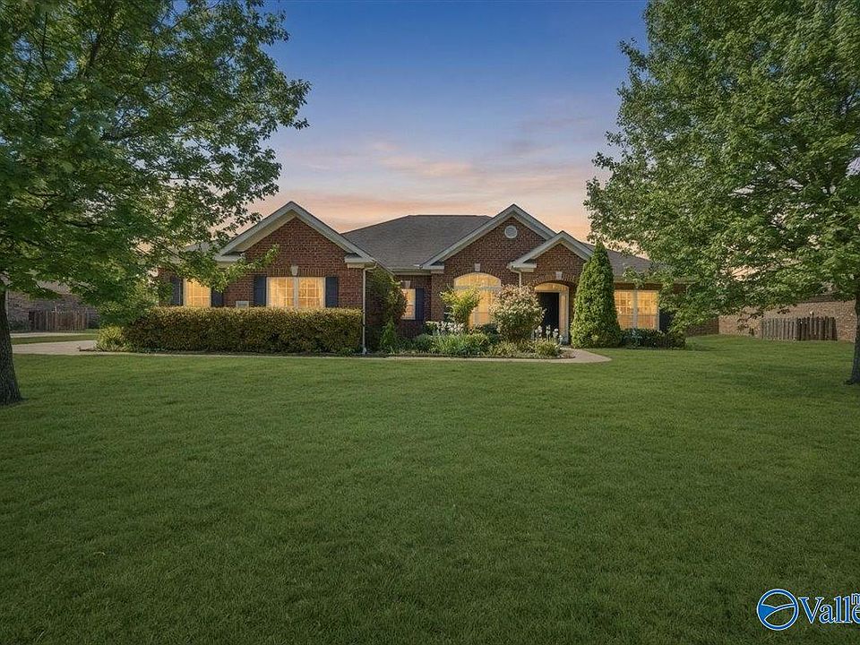 1st image of 114 Parkview Dr