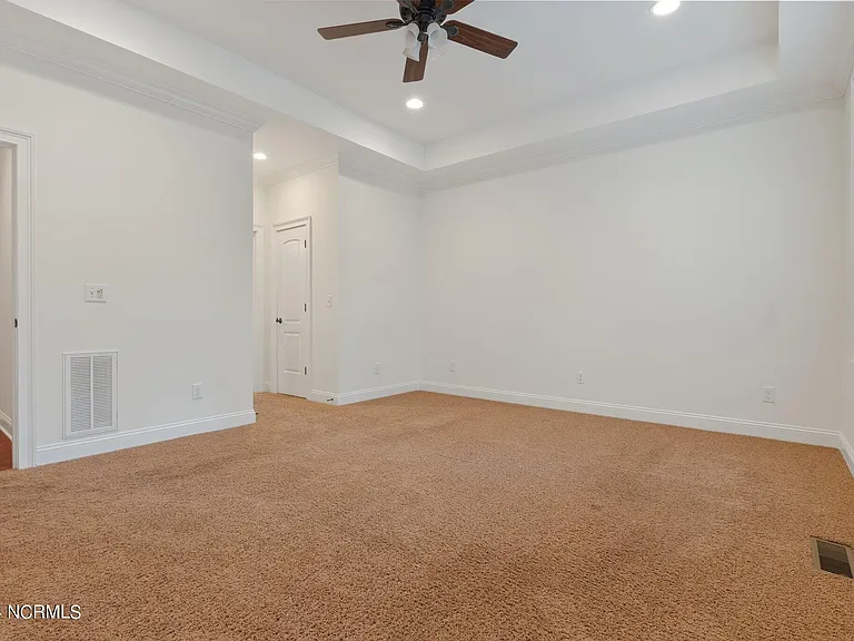 108 Hammerstone Cir — Photo 23