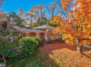 6220 Robinwood Rd, Bethesda, MD 20817