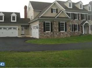 995 Cedar Ln, Newtown, PA 18940