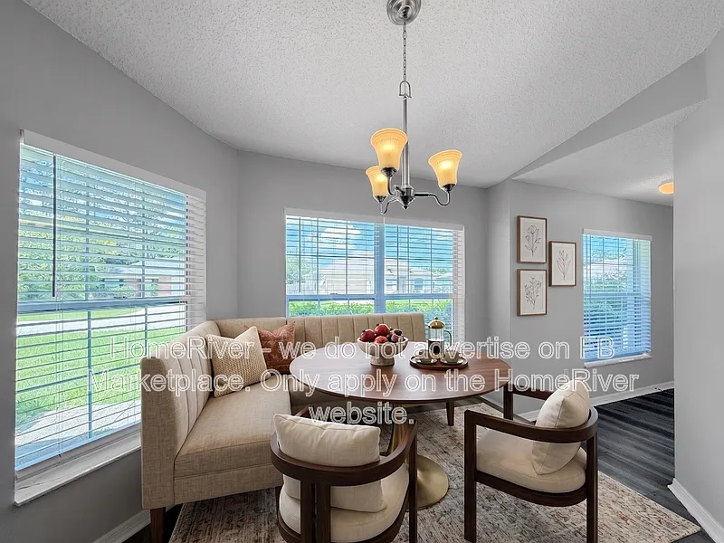 3 bed, 2.0 bath, 1273 sqft, $1,835 — Photo 4