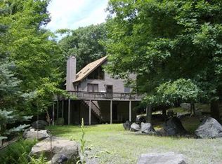 103 Maple Ct, Hawley, PA 18428