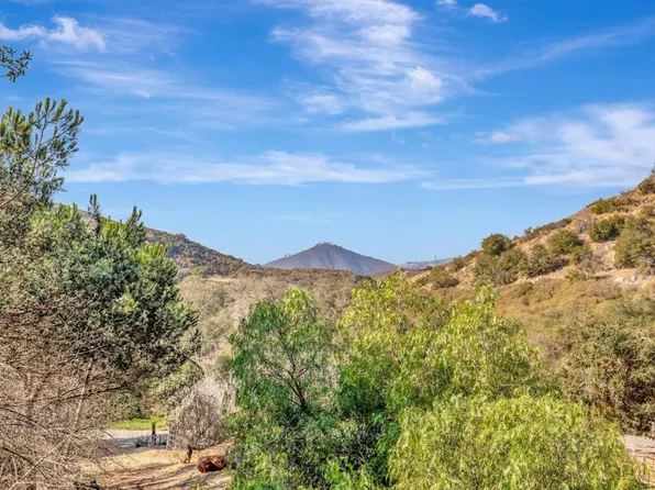 8964 Mount Israel Rd, Escondido, CA 92029