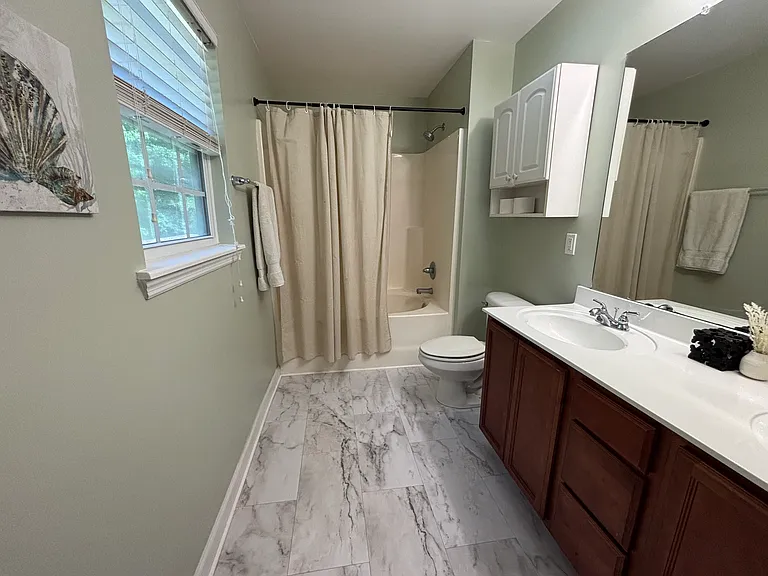 213 Molly Ct — Photo 9