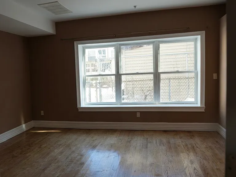 115 20th St #1-3 — Photo 10