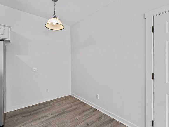 4th image of 2106 Cullen Ave APT 211