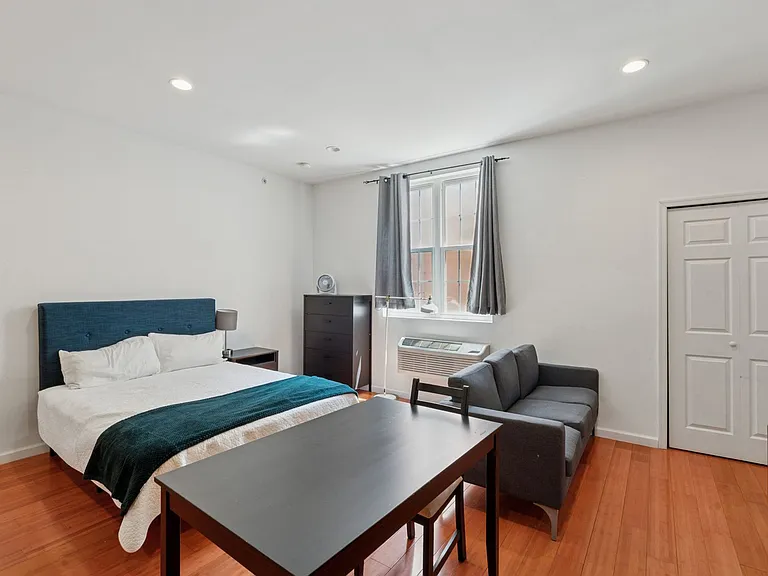 1204 Chestnut St #201 — Photo 5