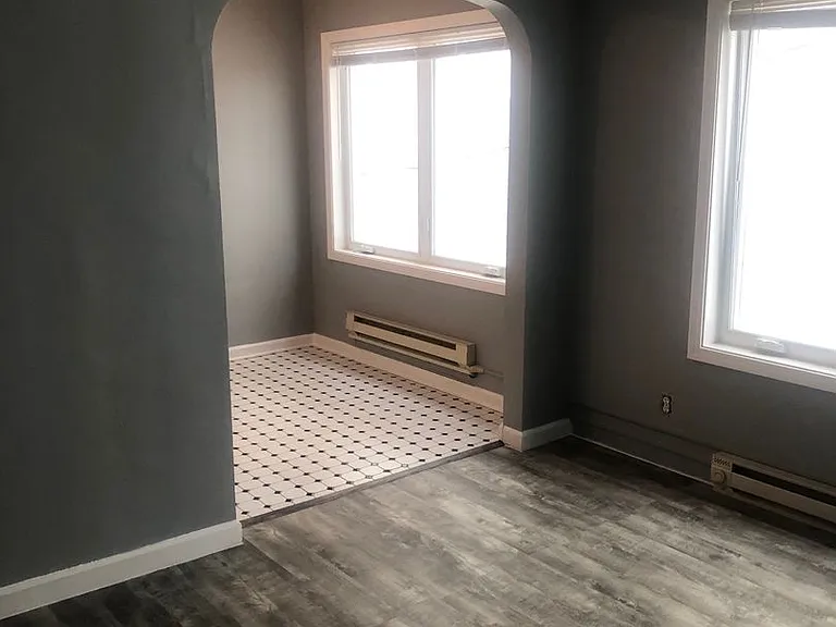 Taylor Place — Photo 3