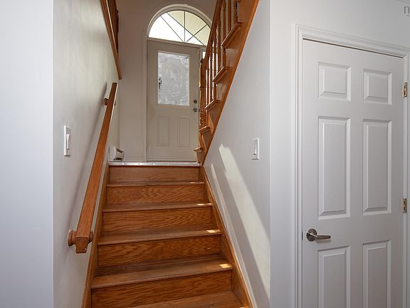 4th image of 30 Dyke Rd