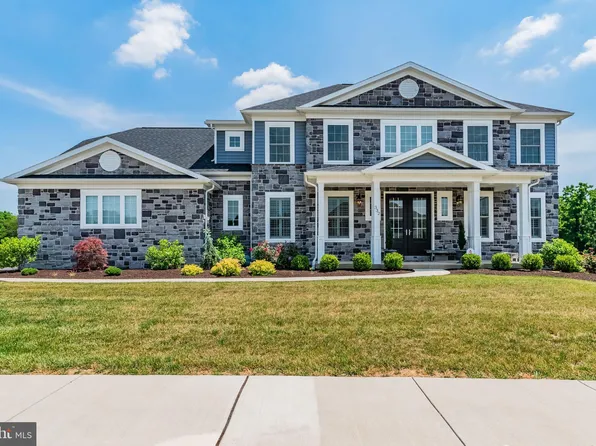 332 Pennington Dr, Mechanicsburg, PA 17055