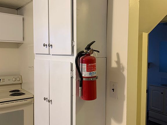 2nd image of 604 W Spruce St APT 2