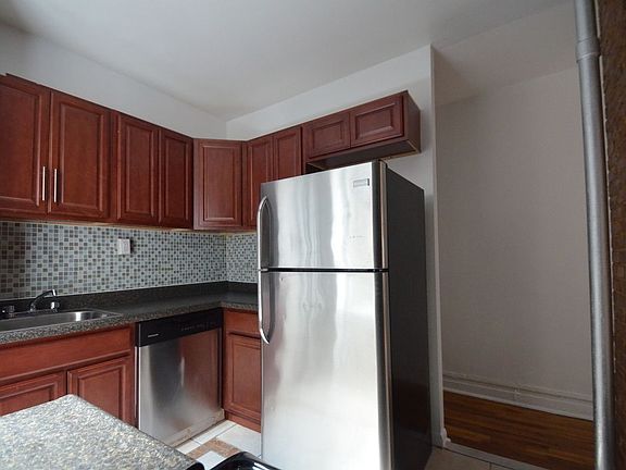 4th image of 174 W 137th St APT 8