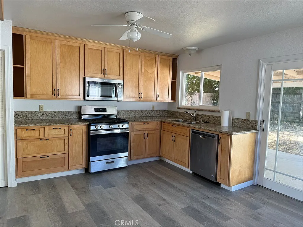 3 bed, 1100 sqft, $2,000 — Photo 4