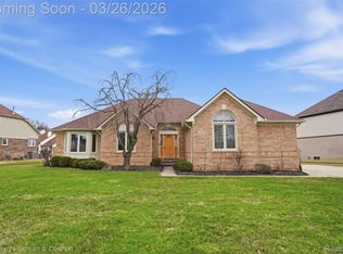 43612 Hoptree Dr, Sterling Heights, MI 48314