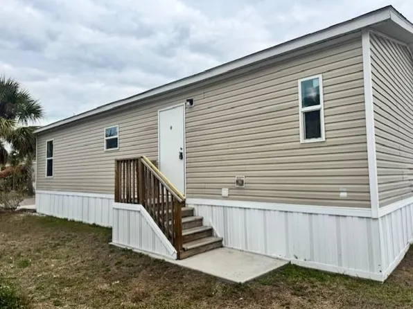 240 Creek Water Cir #402, Tampa, FL 33615