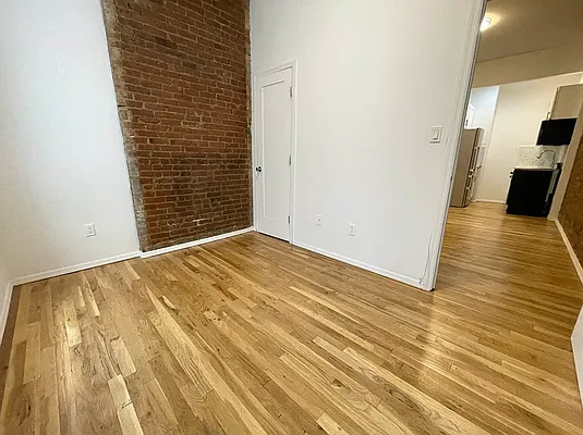 Rented by J PRESTON AND ASSOCIATES INC | media 12