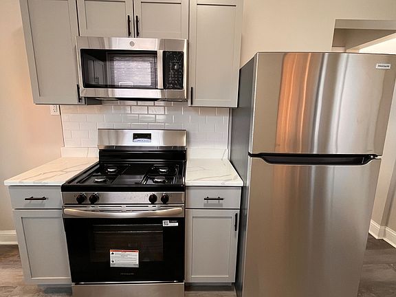 2nd image of 4918 S Vincennes Ave APT 3R