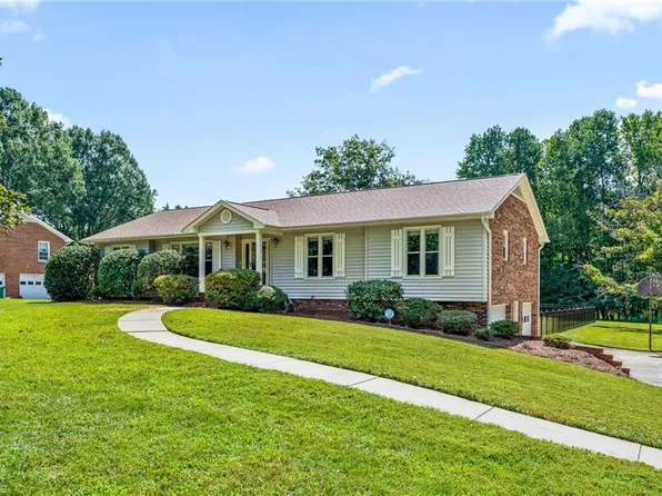 661 Drumheller Rd, Clemmons, NC 27012