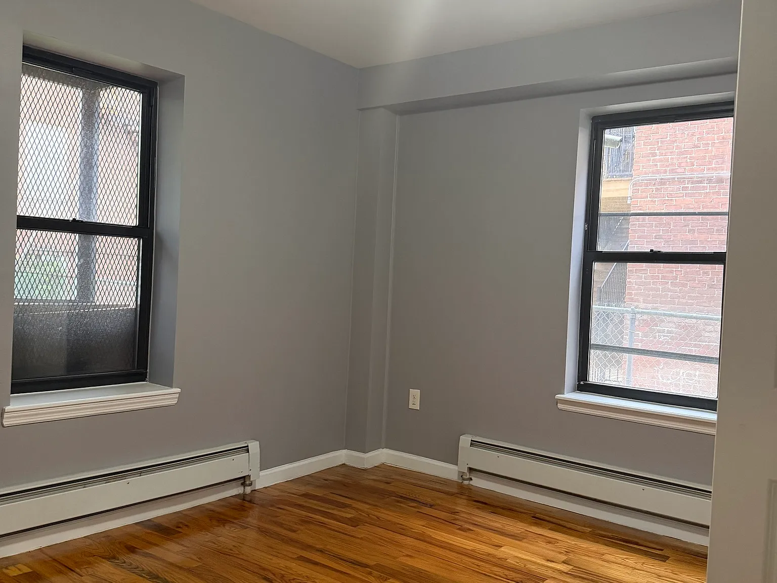 2 bed, 1.0 bath, 5663 sqft, $1,600 — Photo 3