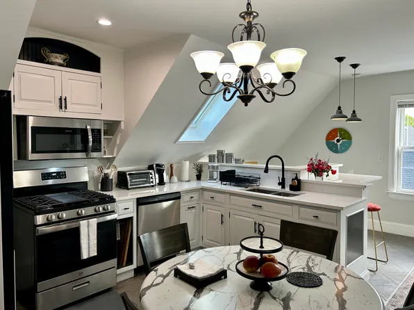 82 Algonquin St Floor 3, Providence, RI 02907