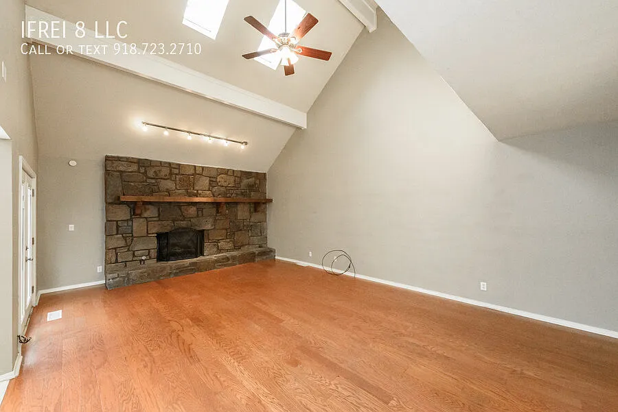 4 Bedrooms And 3 Bath House In Union School District — Photo 3